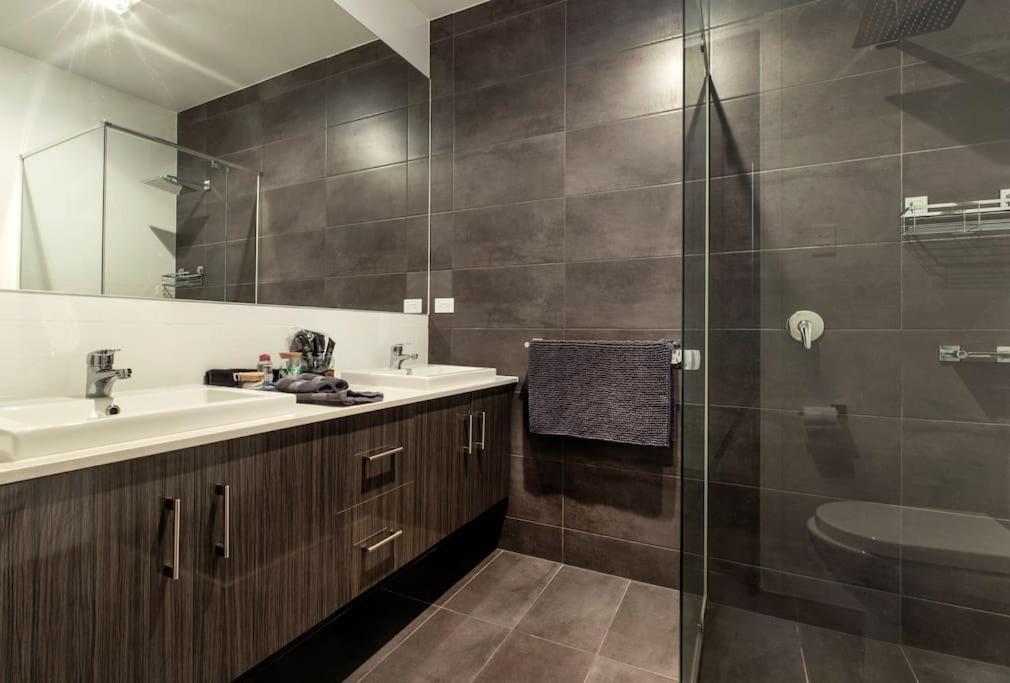 Luxury Home In Christies Beach With King Bed, Nbn, Netflix, 3Bed 2Bath 외부 사진