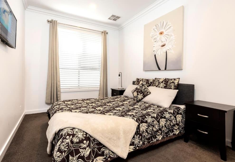 Luxury Home In Christies Beach With King Bed, Nbn, Netflix, 3Bed 2Bath 외부 사진